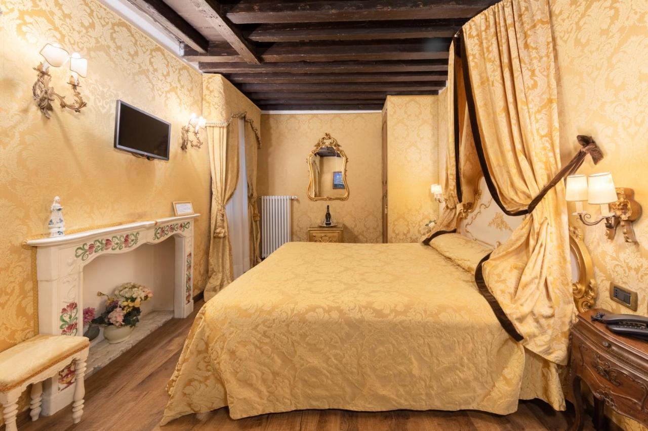 Residenza La Loggia Bed & Breakfast Venesia Bagian luar foto