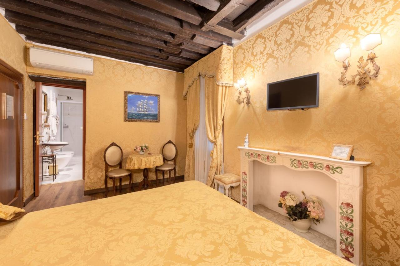 Residenza La Loggia Bed & Breakfast Venesia Bagian luar foto