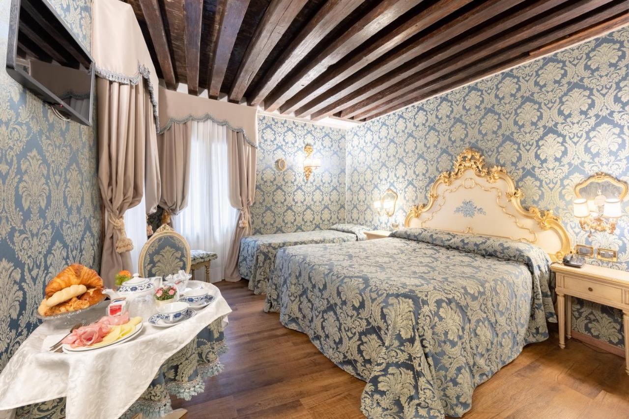 Residenza La Loggia Bed & Breakfast Venesia Bagian luar foto