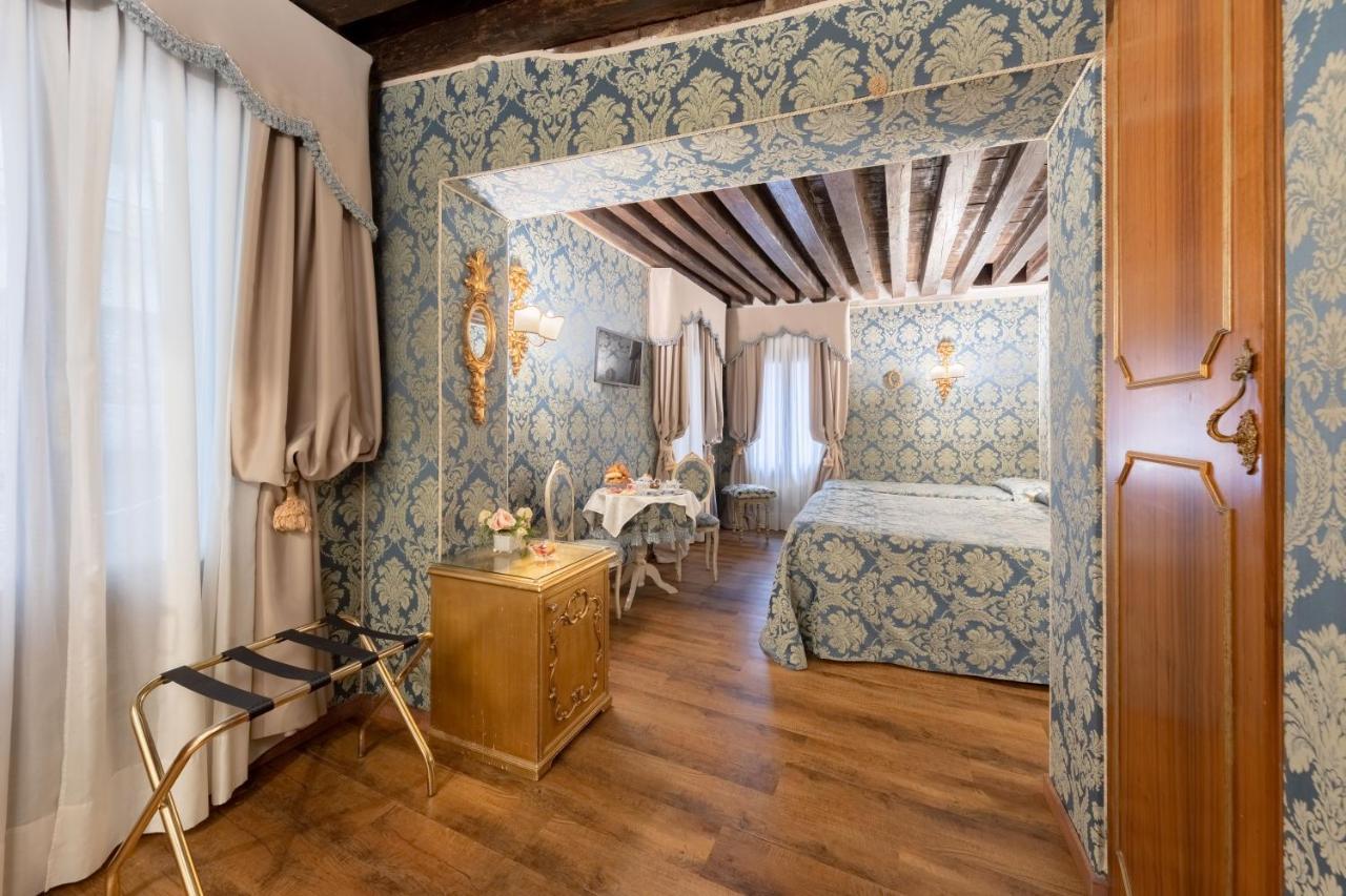 Residenza La Loggia Bed & Breakfast Venesia Bagian luar foto