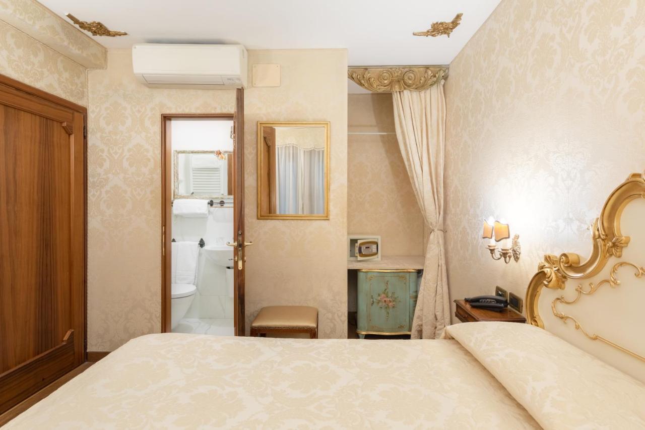 Residenza La Loggia Bed & Breakfast Venesia Bagian luar foto