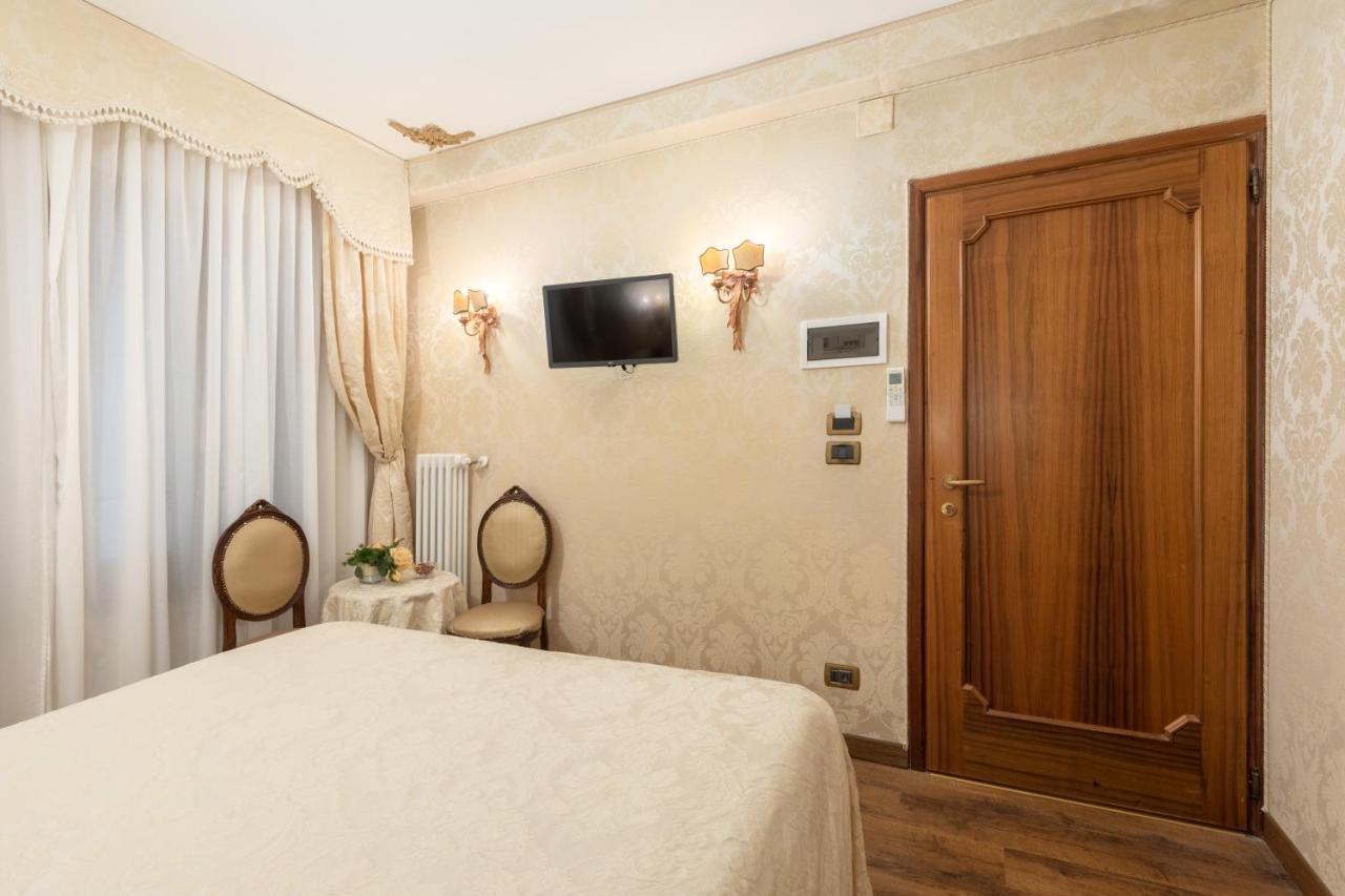 Residenza La Loggia Bed & Breakfast Venesia Bagian luar foto