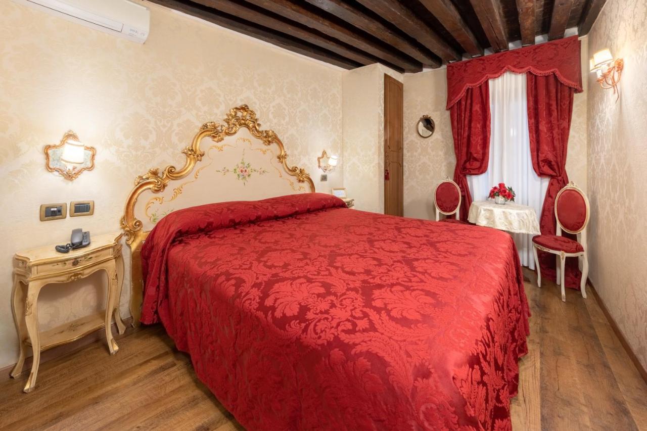 Residenza La Loggia Bed & Breakfast Venesia Bagian luar foto