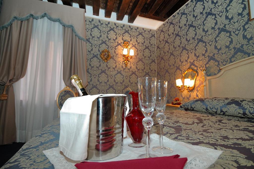 Residenza La Loggia Bed & Breakfast Venesia Bagian luar foto