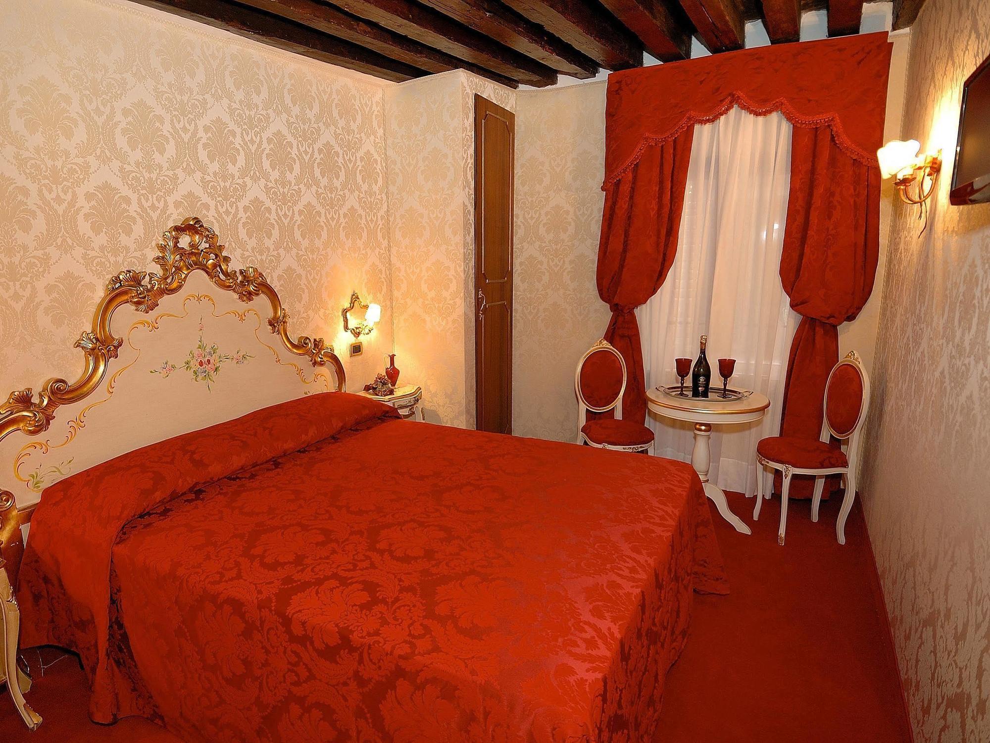 Residenza La Loggia Bed & Breakfast Venesia Bagian luar foto