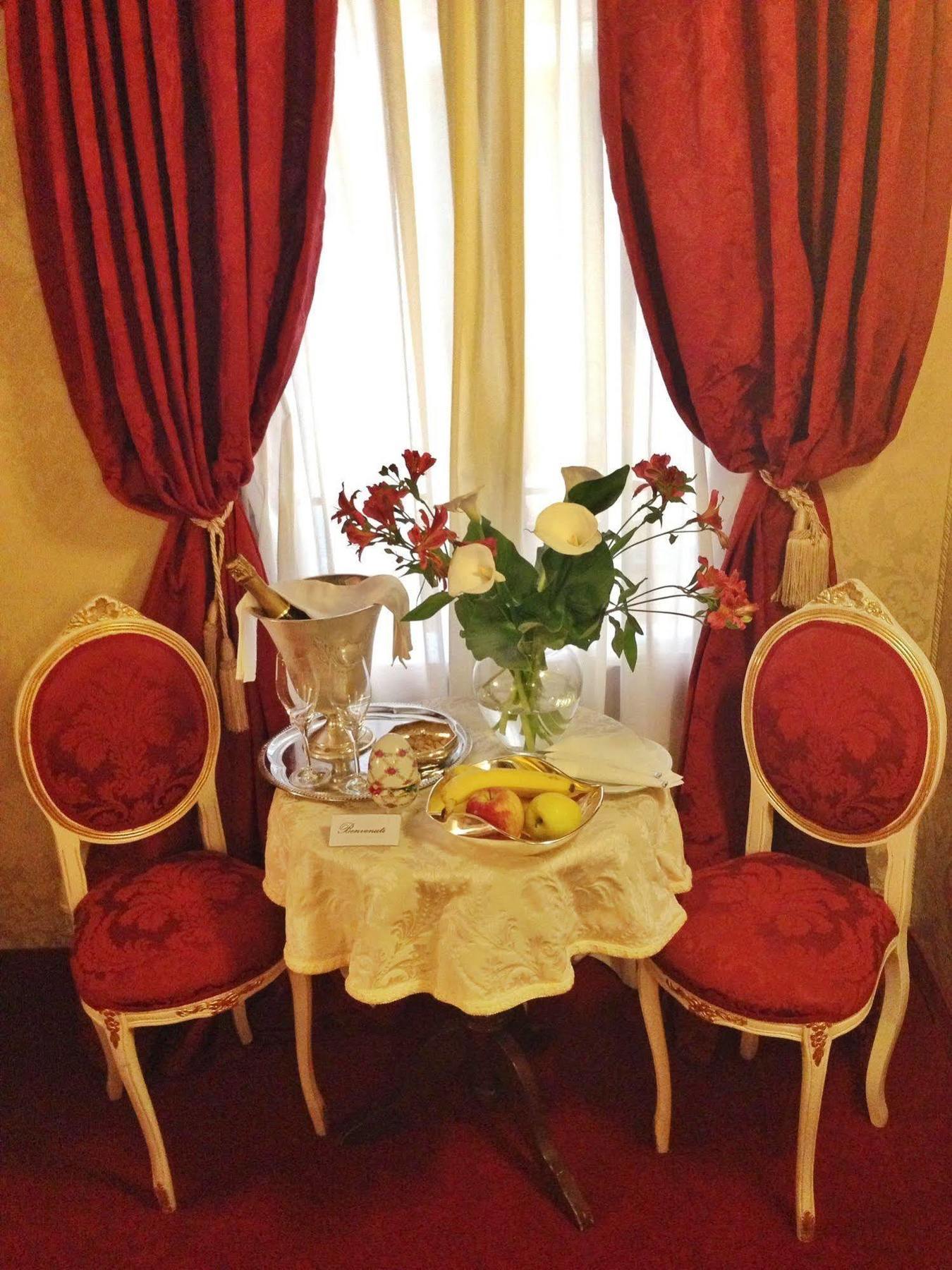 Residenza La Loggia Bed & Breakfast Venesia Bagian luar foto