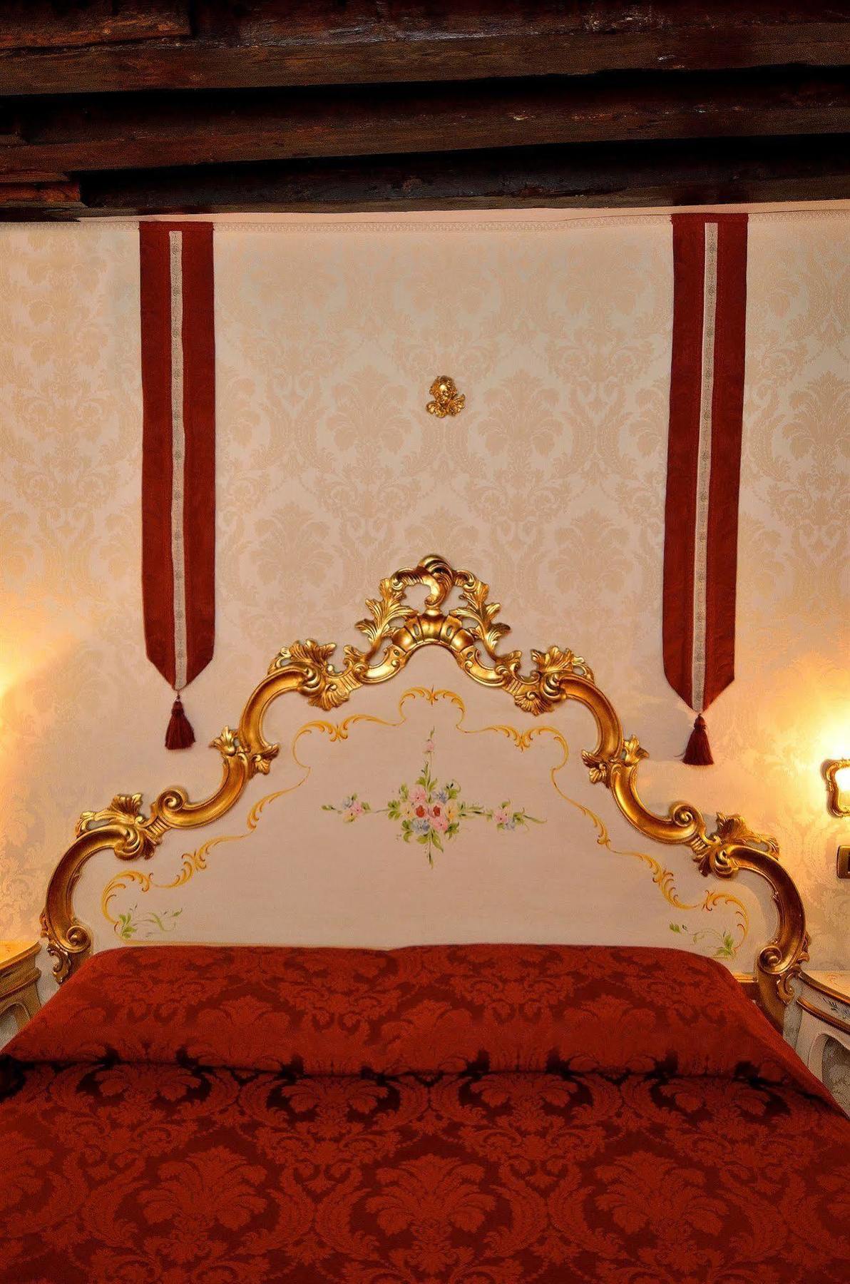 Residenza La Loggia Bed & Breakfast Venesia Bagian luar foto